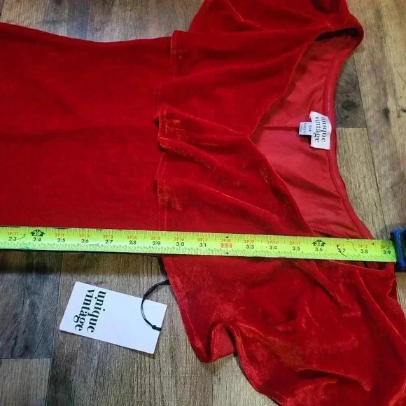 NWT Unique Vintage Off-the-Shoulder Red Velvet Dress Size Small - Picture 5 of 9